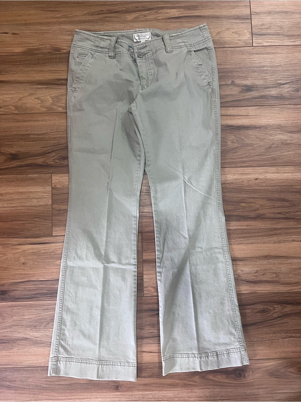 American Eagle Outfitters Women's Flare Jeans in Light Olive